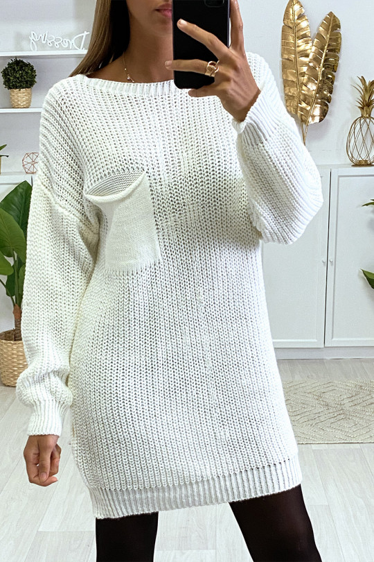 Falling white sweater dress with bust pocket - 2