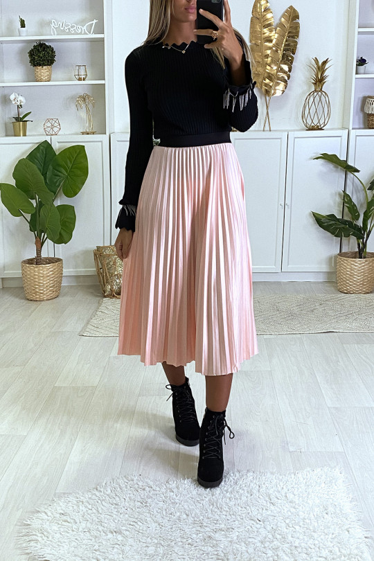 Pink pleated skirt in a beautiful shiny material - 1