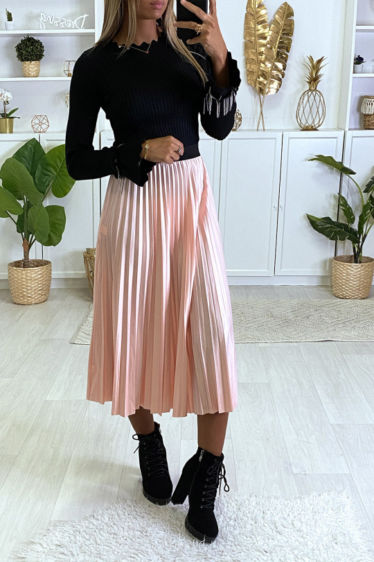 Pink pleated skirt in a beautiful shiny material - 3