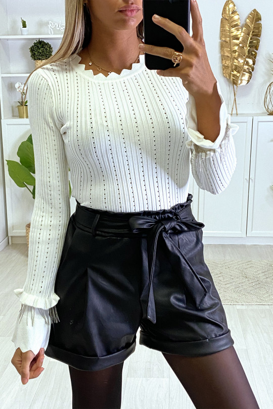 Witte geribbelde sweater met ruches en mouwaccessoire - 2