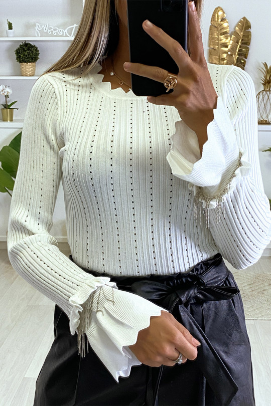 Witte geribbelde sweater met ruches en mouwaccessoire - 4