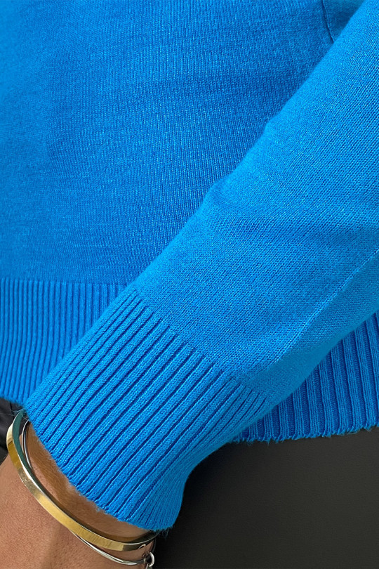 Pull bleu col rond en maille tricot très extensible et très doux - 3
