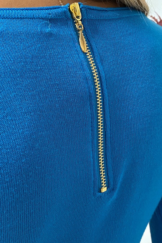 Pull bleu col V en maille tricot très extensible et très doux avec Zip doré au dos